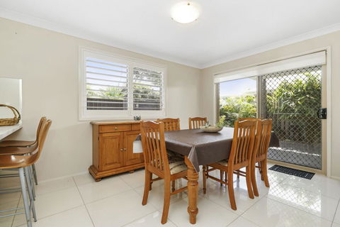 44 Oaks Avenue, No:4 - Travel Search 2