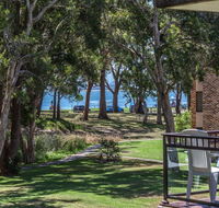 45 'Bay Parklands' 2 Gowrie Ave - pool tennis court spa  across the road to the beach - Cruises Travel