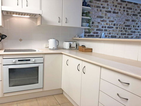 47 'Bay Parklands', 2 Gowrie Avenue - Pool, Tennis Court & Child Friendly - Cruises Travel 1