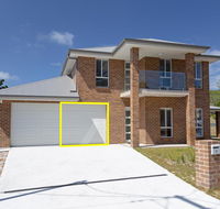 5 Bent Street - huge house with Foxtel  Aircon - Cruises Travel