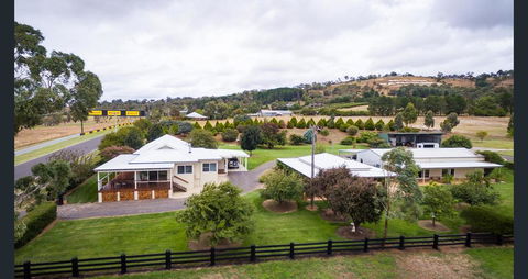 505 CONROD STRAIGHT MOUNT PANORAMA - Travel Search 1