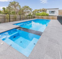 52 ON BAYVIEW - PET FRIENDLY OUTSIDE ONLY - Tourism Guide