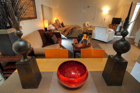 53 On Victoria - Tourism Guide 0