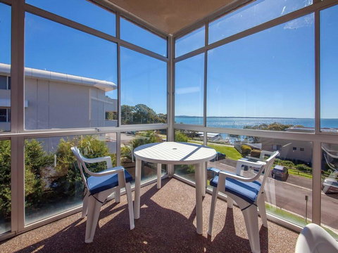 6 'Portofino', 7 Laman Street - Superb Water Views And Only 1 Minute Walk Into The Heart Of Town - Travel Agents 2