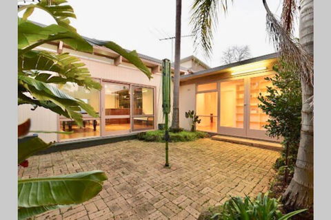 6 Bedroom Beautiful And Comfy Family House - Travel Search 3