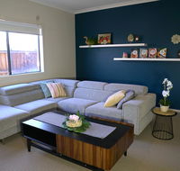 6 Bedrooms Contemporary Big House at Pakenhem - Travel Search