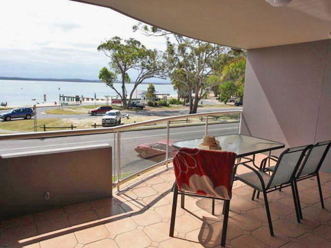 7 'Florentine' 11 Columbia Close - Air Conditioned Unit With Fantastic Views Of Little Beach - Cruises Travel 1