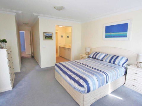 7 'Florentine' 11 Columbia Close - Air Conditioned Unit With Fantastic Views Of Little Beach - Cruises Travel 3
