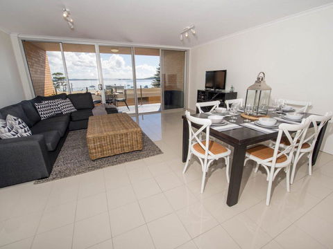 7 'The Crest' 6-8 Tomaree St - Stunning Unit With Spectacular Water Views. - Travel Agents 2