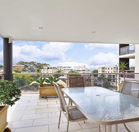 8 'Carrington' 15 Government Road - spacious unit with air conditioning and lift - Cruises Travel