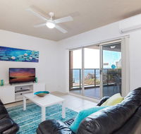 8 'Kiah'  53 Victoria Parade - stunning water views WIFI  Air Con - Cruises Travel