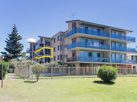 8 'The Helm' 22 Voyager Close - Hear The Waves From Shoal Bay Beach - Cruises Travel 0