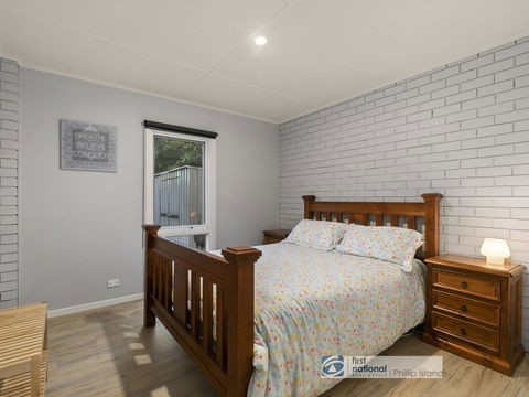 8 Broadwater Court, Cowes - Cruises Travel 3