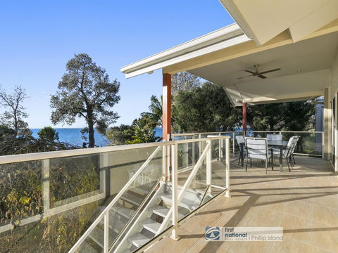 8 Broadwater Court, Cowes - Cruises Travel 0