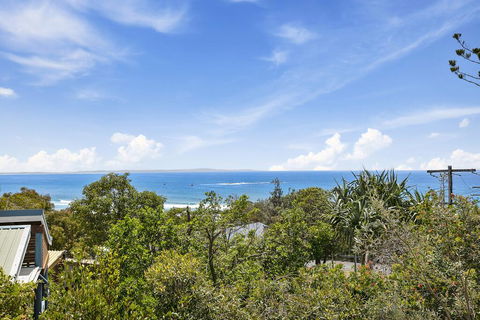 8 Yarrong Road - Travel Search 2
