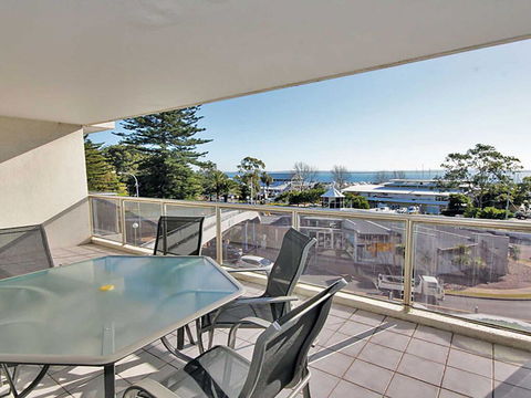 9 'Nelson Towers' 71a Victoria Parade - Unit In The Heart Of Nelson Bay With Water Views - Cruises Travel 1