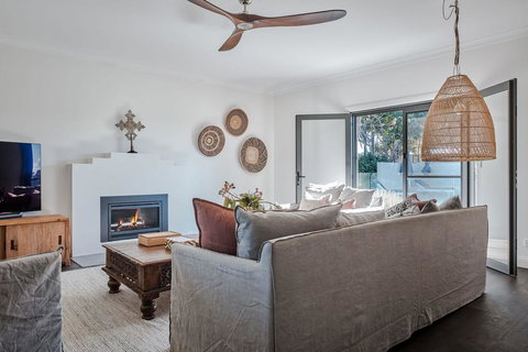 99 Acres Bangalow Retreat - Travel Agents 1