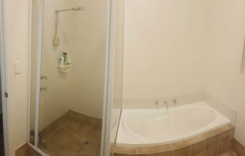 A Better Life Animal Sanctuary FarmStay - Private Two-Bedrooms, Lounge Room & Bathroom & Toilet, Shared Kitchen - Tourism Guide 1