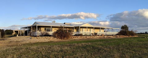 A Better Life Animal Sanctuary FarmStay - Private Two-Bedrooms, Lounge Room & Bathroom & Toilet, Shared Kitchen - Tourism Guide 0