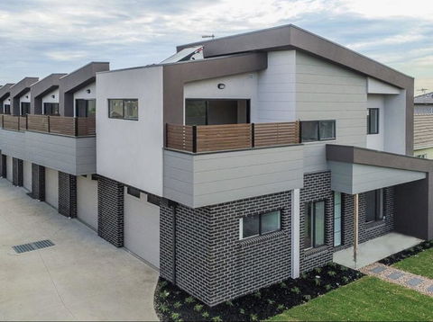 A Brand New Private Townhouse - Tourism Guide 0