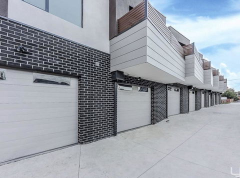 A Brand New Private Townhouse - Tourism Guide 1