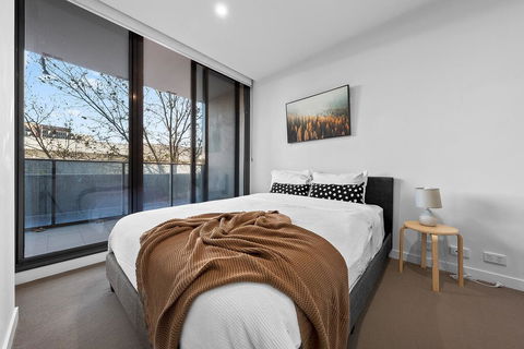 A Bright & Airy CBD Apt Next To Southern Cross - Tourism Guide 1
