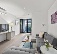 A Bright  Airy CBD Apt Next to Southern Cross - Tourism Guide