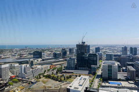 A Cozy CBD Suite With Spectacular City Views - Tourism Guide 2