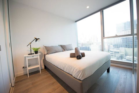 A Dreamy 2BR CBD Apartment Near Southern Cross - Travel Agents 1