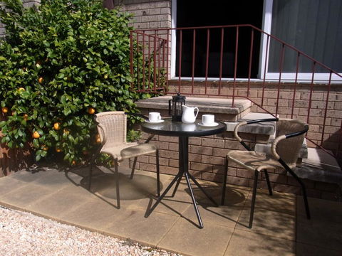A Furnished Townhouse In Goulburn - Travel Agents 3