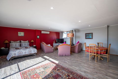 A Lismar Lodge Cottage - Cruises Travel 0