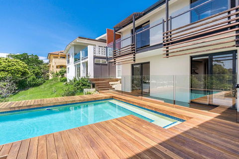 A PERFECT STAY - The Lookout - Tourism Guide 1