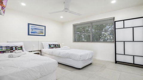 A Stylish Apartment With Noosa Views! - Unit 6 Yaringa 29 Noosa Drive - Tourism Guide 2