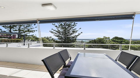 A Stylish Apartment With Noosa Views! - Unit 6 Yaringa 29 Noosa Drive - Tourism Guide 0