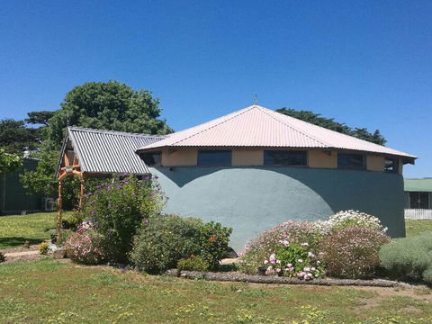 A Victor Harbour Retreat Aldinga-The Round Cottage - Tourism Guide 0