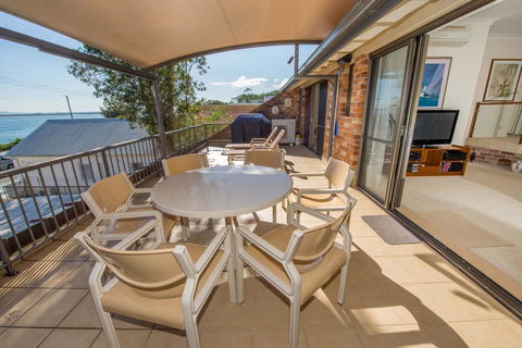 A Yachtsmans Rest, Unit 4/37 Victoria Parade - Cruises Travel 1