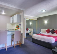 AAA Airport Albion Manor Apartments and Motel - Cruises Travel