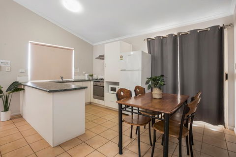AAOK Karratha Caravan Park - Tourism Guide 2