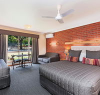 AAt 28 Goldsmith Motel - Travel Agents