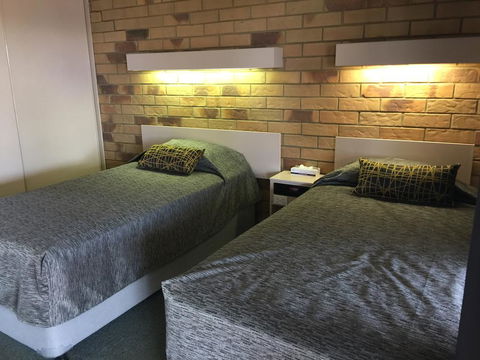 Abacus Motel - Tourism Guide 1