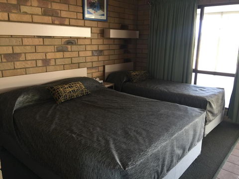 Abacus Motel - Tourism Guide 3