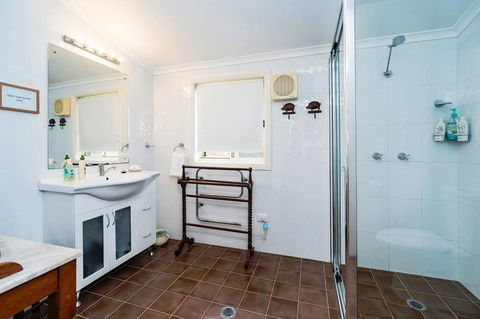 Abelia House B &B - Tourism Guide 2