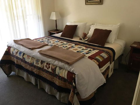 Abelia House B &B - Tourism Guide 1