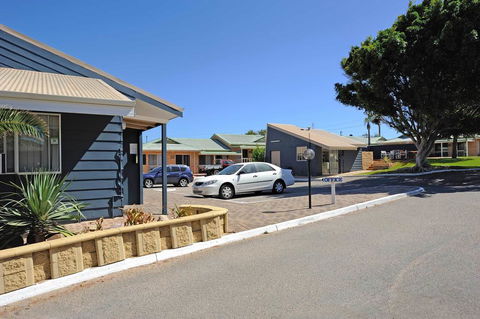 Abrolhos Reef Lodge - Tourism Guide 1
