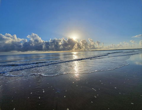 ABSOLUTE BEACH FRONT MACKAY - Comfort Resort Blue Pacific - Tourism Guide 0