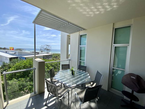 Absolute Beachfront - Cabarita Beach - Ocean Views - 3 Bed Apartment - Travel Search 1