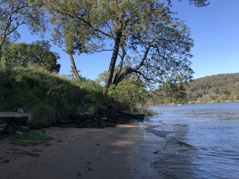 Absolute Riverfront Shipping Container Cabin - Travel Search 1