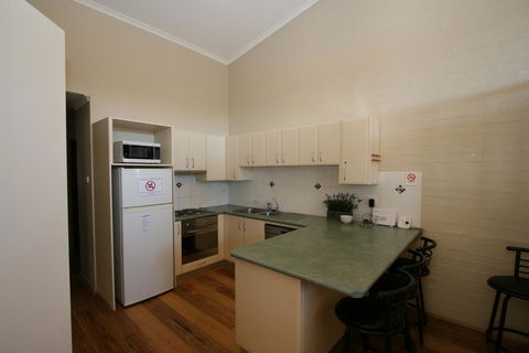 Acacia 5/2 Kirwan Close - Tourism Guide 2