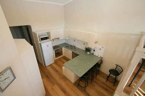 Acacia 5/2 Kirwan Close - Tourism Guide 3