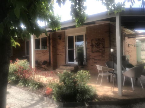 Acacia House - Central Healesville - Yarra Valley - Tourism Guide 3